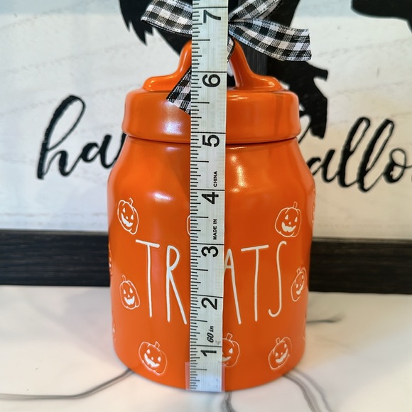 🎃Rae Dunn TREATS Canister - Picture 5 of 6